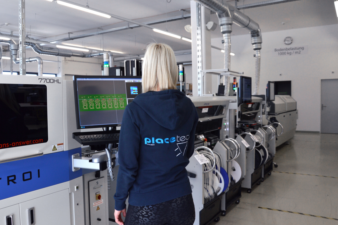 SMT Produktionslinie bestückt bis zu 100.000 Bauteile in der Stunde